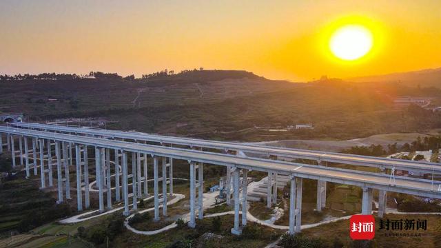 成都三绕全长多少公里，三绕一圈多少公里（成都“三绕”90分钟到宜宾）