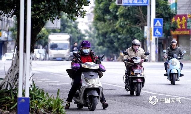 钦州气温最新消息，大风黄色预警气温骤降