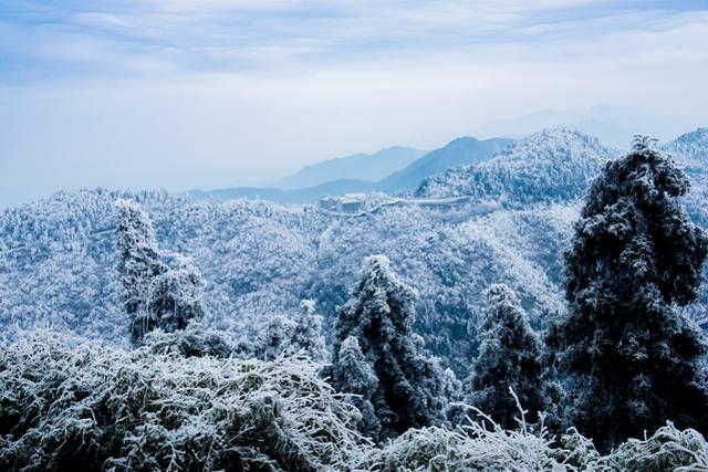 衡山在哪里属于哪个省，五岳衡山在哪里属于哪个省（最美的雾凇季节到了）