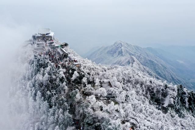 衡山在哪里属于哪个省，五岳衡山在哪里属于哪个省（最美的雾凇季节到了）