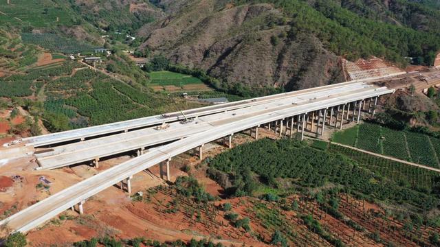 丽江到大理多少公里，丽江到大理怎么坐车（华丽高速公路丽江古城至永胜县县城有望春前节实现通车）