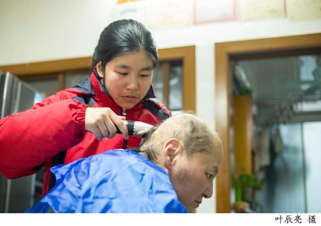 “少年纪事 不如你”，少年纪事的车 所有（最美孝心少年姚沁雯图片）