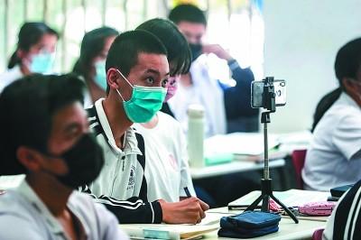 用数字画一只鸡，怎样用数字8来画简笔画两只小鸡（“鸡娃”背后，是突围还是困境）