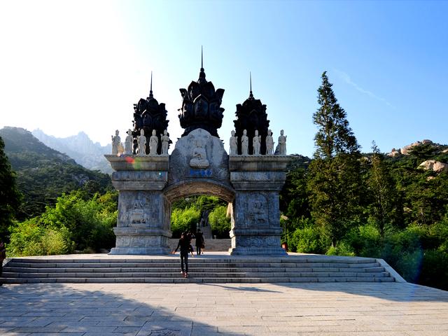 崂山主峰叫什么俗称崂顶，崂山主峰叫什么峰（美景山东║海上第一名山——青岛崂山）