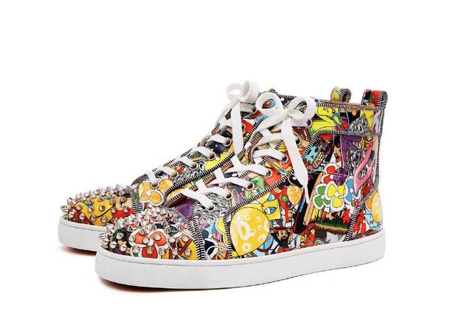 红底鞋是什么牌子，红底高跟鞋是什么牌子（王俊凯成“红底鞋”首位代言人）