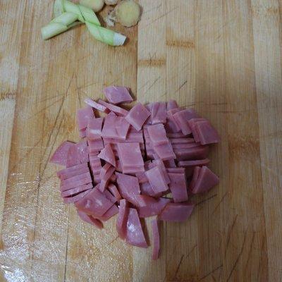 青豆的做法大全家常菜，青豆的做法（这么做火腿玉米青豆营养又下饭）