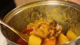 咖喱烧牛腩如何做，咖喱烧牛腩如何做好（咖喱牛肉简单不费脑）