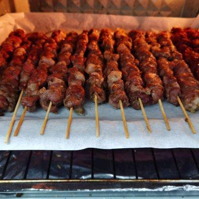 烤箱版烤羊肉串，烤箱版烤羊肉串百科（简单易做的#家庭烤箱版羊肉串#）