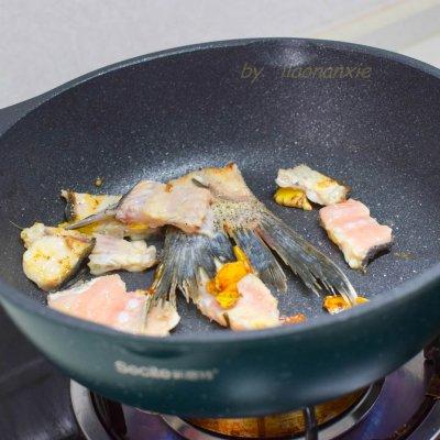 怎样做鱼骨汤好喝呢，怎样做鱼骨汤好喝呢窍门（几分钟搞定鱼骨萝卜汤）