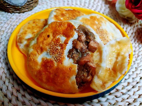 发面火烧怎么做又软又好吃（简单又好吃的发面肉火烧你这么做）