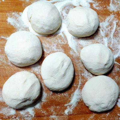 发面火烧怎么做又软又好吃（简单又好吃的发面肉火烧你这么做）