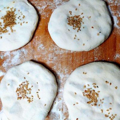 发面火烧怎么做又软又好吃（简单又好吃的发面肉火烧你这么做）