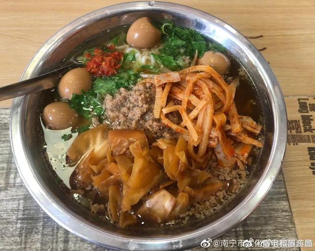 南宁特产有哪些，南宁特产有哪些可以带走的特产（南宁必打卡的特色小吃美食）
