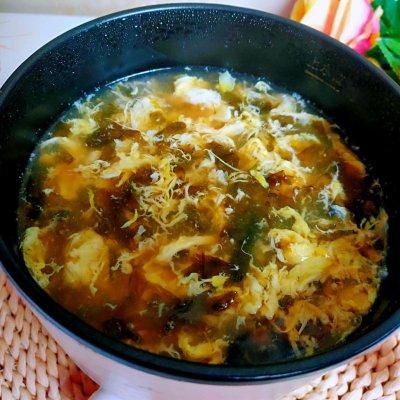 紫菜蛋汤里可以放虾米一起做汤吗，紫菜龙虾鸡蛋可以放在一起做汤吗（懒人版紫菜蛋花汤）