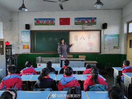 腊八节手抄报简单又漂亮，腊八节手抄报简单又漂亮二年级（岁寒人暖、诸事“粥”全）