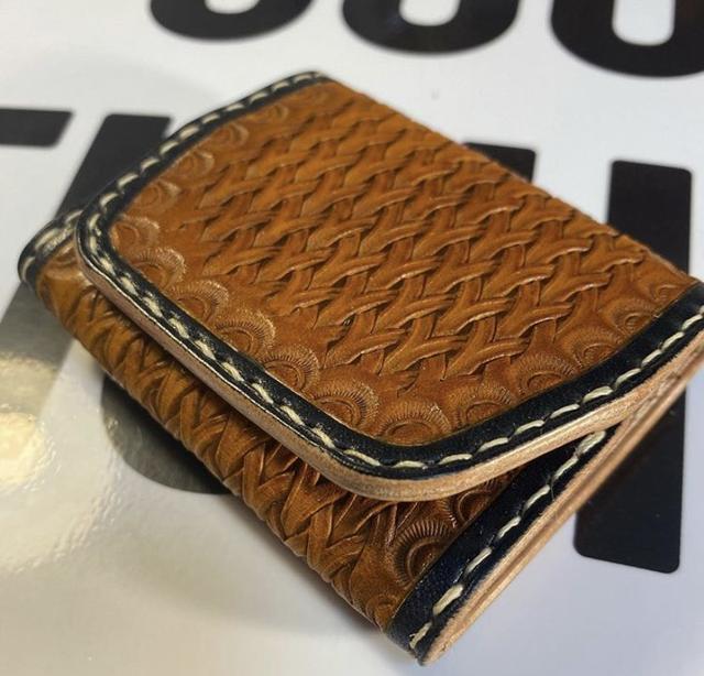 植鞣皮是什么，植鞣皮是什么材质（日式风财布、雕花皮具总被认为脏且粗狂）