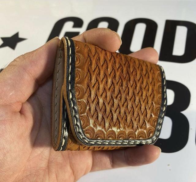 植鞣皮是什么，植鞣皮是什么材质（日式风财布、雕花皮具总被认为脏且粗狂）