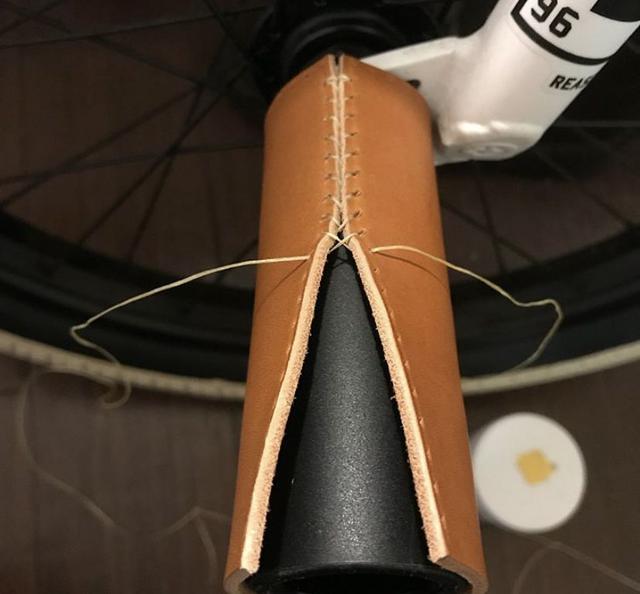 植鞣皮是什么，植鞣皮是什么材质（日式风财布、雕花皮具总被认为脏且粗狂）