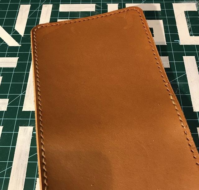 植鞣皮是什么，植鞣皮是什么材质（日式风财布、雕花皮具总被认为脏且粗狂）