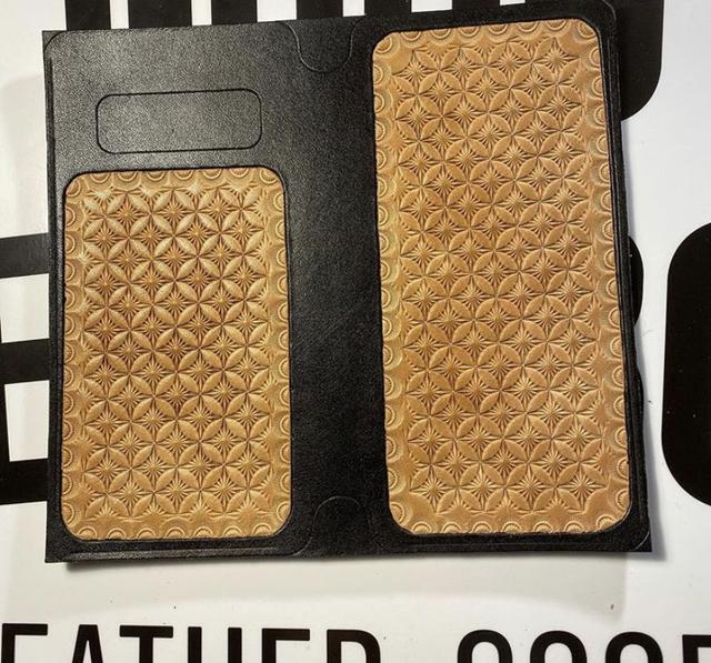 植鞣皮是什么，植鞣皮是什么材质（日式风财布、雕花皮具总被认为脏且粗狂）