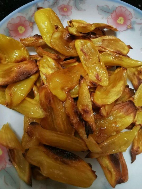 菠萝蜜的吃法，菠萝蜜的吃法和功效（家庭烤箱版菠萝蜜干最经典的做法）