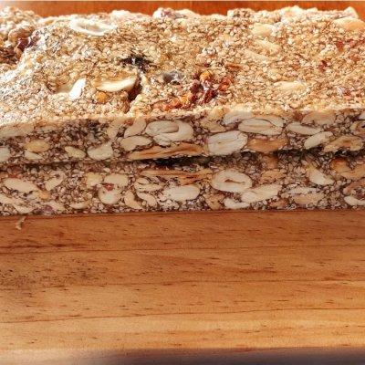 花生芝麻糖做法，花生芝麻糖做法窍门（过年必不可少：手工花生芝麻糖）