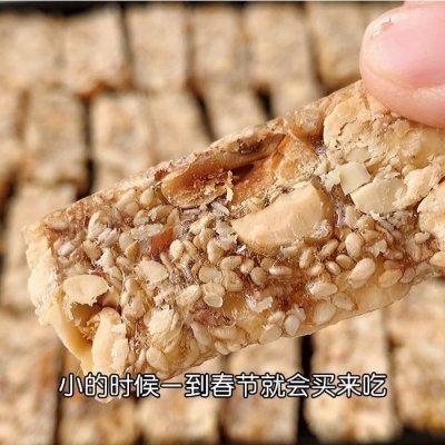 花生芝麻糖做法，花生芝麻糖做法窍门（过年必不可少：手工花生芝麻糖）