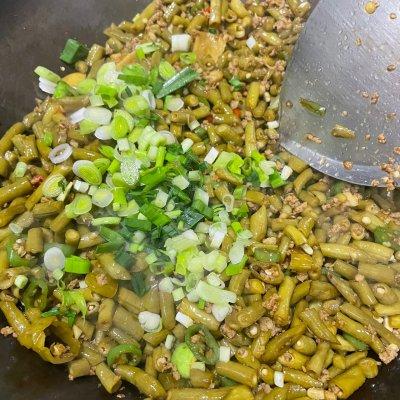 酸豆角怎么炒好吃，腌的酸豆角怎么炒好吃（网红酸豆角炒肉沫）