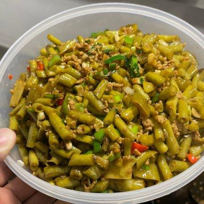 酸豆角怎么炒好吃，腌的酸豆角怎么炒好吃（网红酸豆角炒肉沫）