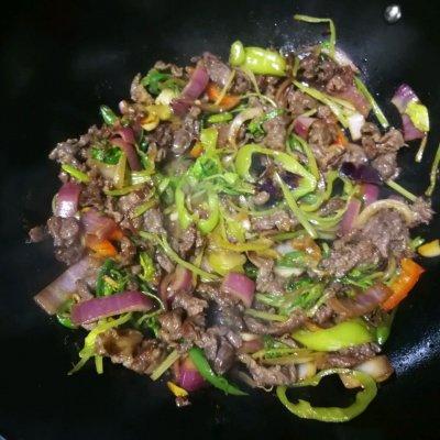 牛肉可以炒什么，牛肉可以和什么一起炒（冬日里来一道牛肉炒洋葱）