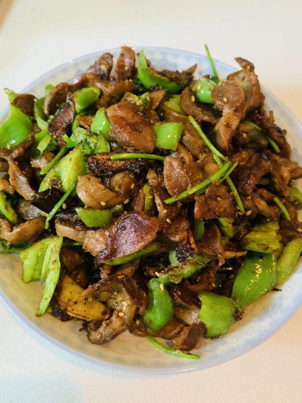 鸡胗子怎么做好吃，凉拌鸡胗怎么做好吃（家喻户晓的孜然鸡胗）