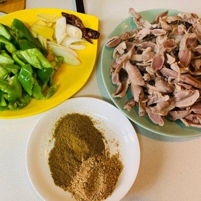鸡胗子怎么做好吃，凉拌鸡胗怎么做好吃（家喻户晓的孜然鸡胗）