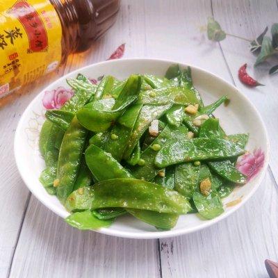 豌豆怎么炒好吃，豌豆怎么炒好吃又简单（这道素炒豌豆荚比大厨做的还好吃）
