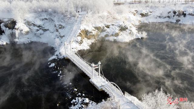 烟波什么什么，四字词语烟波什么什么（烟波照影美如画）