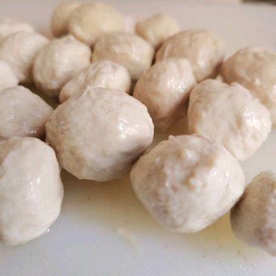 炒丸子怎么做，怎样做炒丸子（学会这样做蘑菇炒猪肉丸秒变大厨）