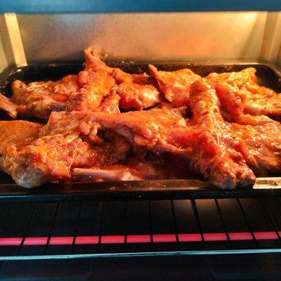 鸡架怎么做好吃，凉拌鸡架的做法（把全家人征服的蜜汁烤鸡架）