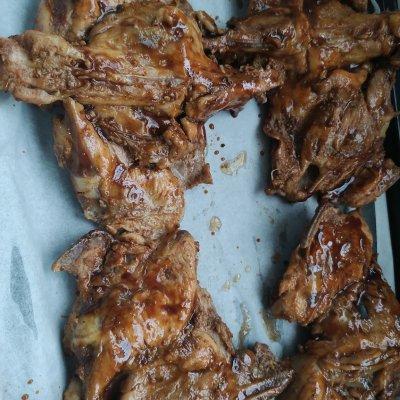 鸡架怎么做好吃，凉拌鸡架的做法（把全家人征服的蜜汁烤鸡架）