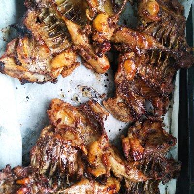 鸡架怎么做好吃，凉拌鸡架的做法（把全家人征服的蜜汁烤鸡架）