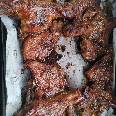 鸡架怎么做好吃，凉拌鸡架的做法（把全家人征服的蜜汁烤鸡架）