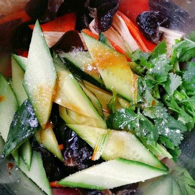 腐竹和黄瓜胡萝卜怎么拌，拌腐竹黄瓜怎么拌好吃（凉拌素什锦）