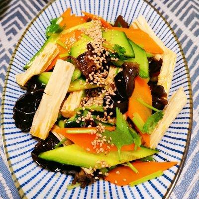 腐竹和黄瓜胡萝卜怎么拌，拌腐竹黄瓜怎么拌好吃（凉拌素什锦）