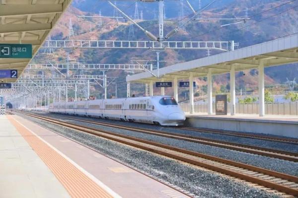 关于g妹儿的信息，攀枝花可以坐动车直达成都啦（g妹游戏账号）