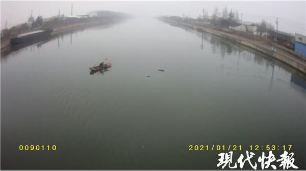 屋漏偏逢连夜雨下一句怎么接，屋漏偏逢连夜雨下一句是什么（小伙借酒消愁不慎坠河）