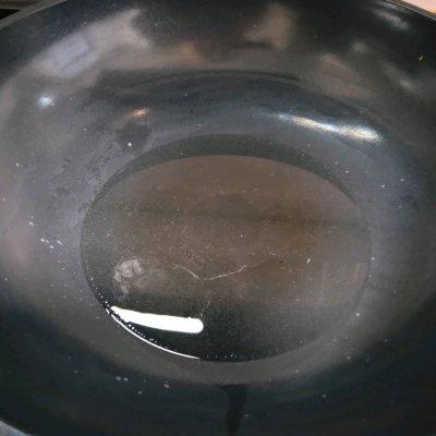 家常炖鱼汤的简单做法，最简单家庭炖鱼汤做法（鲜香下饭的奶白色的鱼汤）