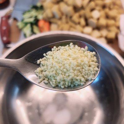 豆腐泡怎么做好吃，炸豆腐泡怎么做好吃（正宗地道的拌豆腐泡做法）