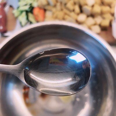 豆腐泡怎么做好吃，炸豆腐泡怎么做好吃（正宗地道的拌豆腐泡做法）