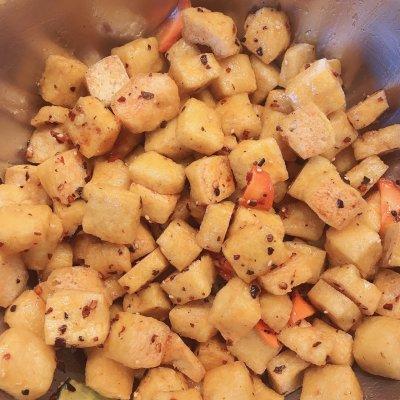 豆腐泡怎么做好吃，炸豆腐泡怎么做好吃（正宗地道的拌豆腐泡做法）