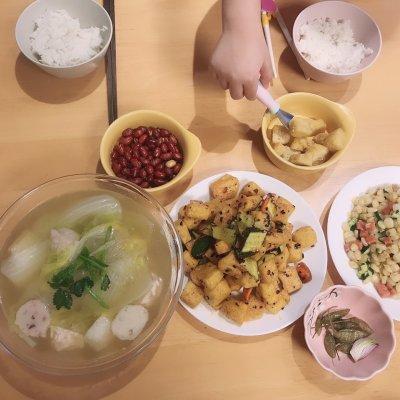 豆腐泡怎么做好吃，炸豆腐泡怎么做好吃（正宗地道的拌豆腐泡做法）