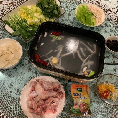 椰子鸡火锅做法，椰子鸡火锅做法窍门（#福气年夜菜#海南椰子鸡火锅）