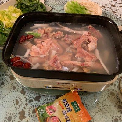 椰子鸡火锅做法，椰子鸡火锅做法窍门（#福气年夜菜#海南椰子鸡火锅）